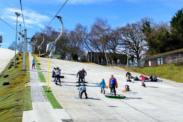 snowboard lesson group