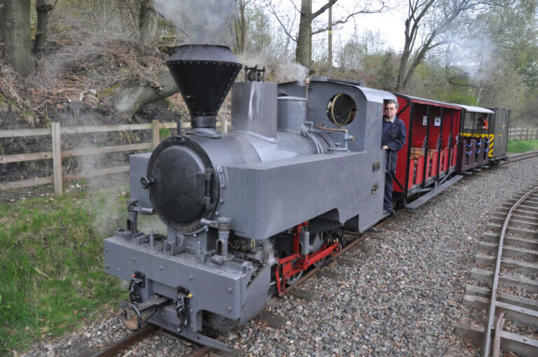 Apedale steam train 768x510