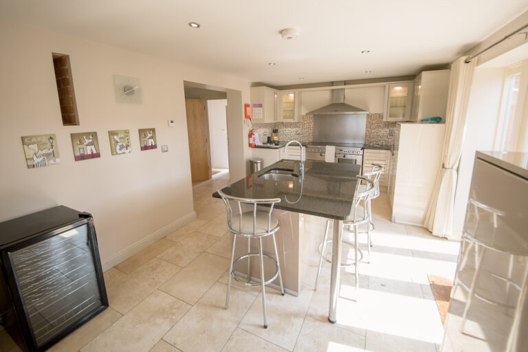 Sunshine kitchen 1 of 1 768x512