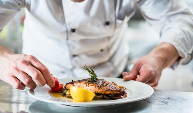 dining 16.jpg.1024x600 q85 box 001000586 crop detail upscale 768x450