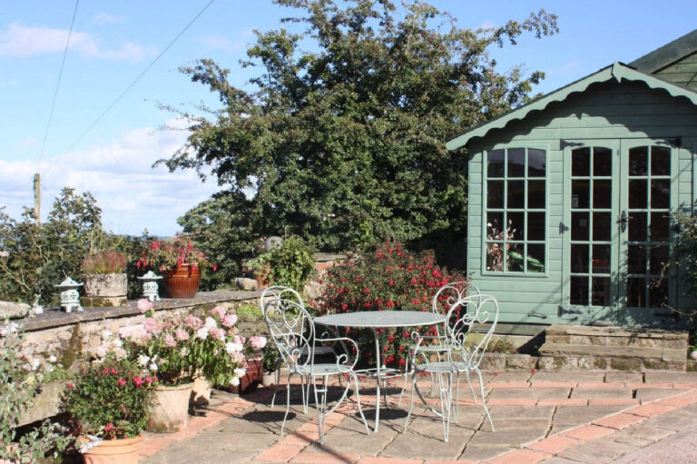summerhouse 1473x980 1 768x511