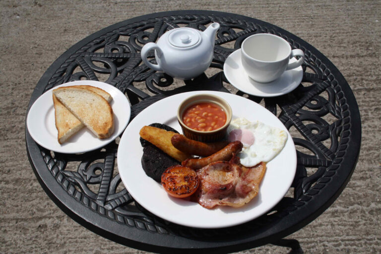 breakfast2 orig 768x512