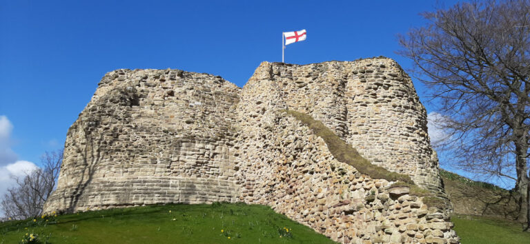 Pontefract Castle 768x354