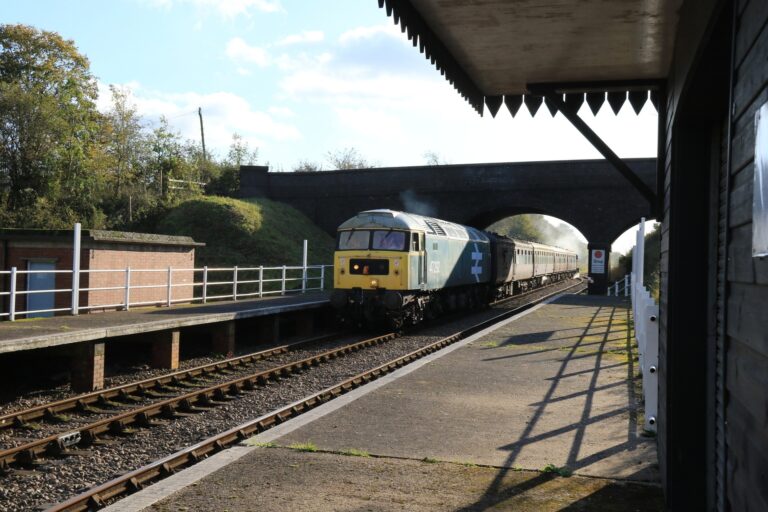 rushcliffe halt 47 running in AQEQlOPx1aI3PNZD 768x512