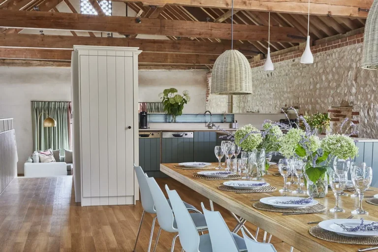 DiningRoom 448.jpg 768x512