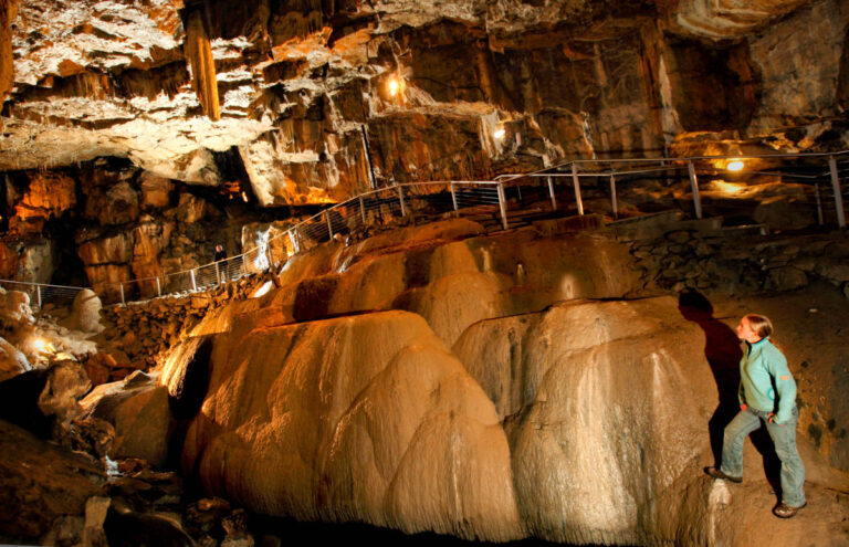 pooles cavern main chamber 1 768x495
