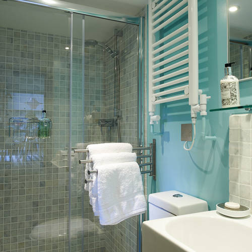 Second bathroom Long Barn 96da3efa253f1021a6fea18d89a0953d
