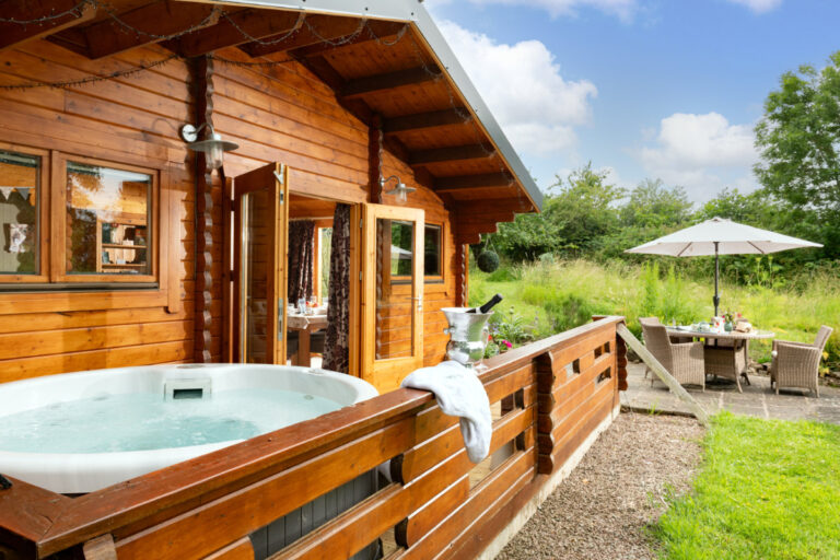 Cabin front hot tub 768x512